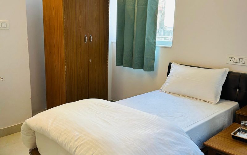 sanatana-yoga-single-room sanatana-yoga-single-room